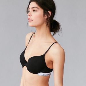 Calvin Klein logo bra New with tags ✨✨✨✨✨